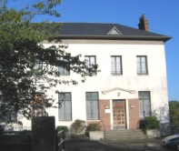 L'atelier cole du pommier, cole de peinture, se situe 13 rue Jules Ferry , dans l'ancienne mairie cole de Saint Clair sur Epte, Val d'Oise.