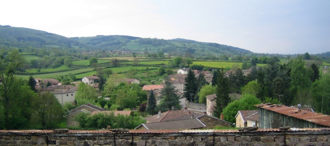 Vue du haut de l'�glise, on reconnait tout de suite La Bourgogne